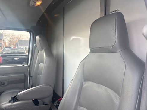 Used 2024 Ford E-450 and Econoline 450 Super Duty w/ Power Windows & Locks Group image 16