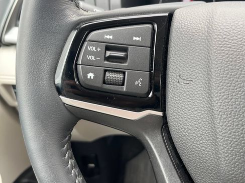 Used 2025 Honda Odyssey Touring image 18