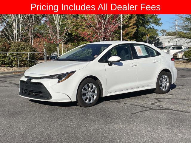 Used 2025 Toyota Corolla LE FWD image 1