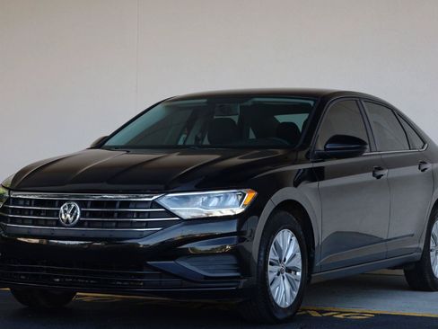 Used 2019 Volkswagen Jetta R-Line FWD image 7