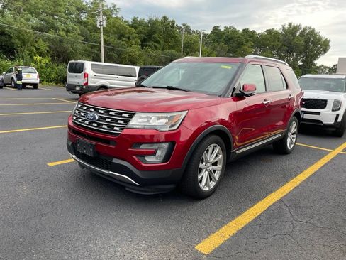 Used 2017 Ford Explorer Limited FWD image 2