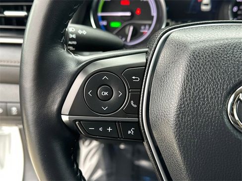 Used 2020 Toyota Camry XLE image 22