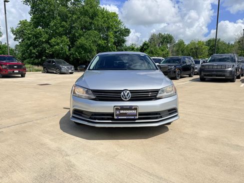 Used 2016 Volkswagen Jetta S FWD image 2