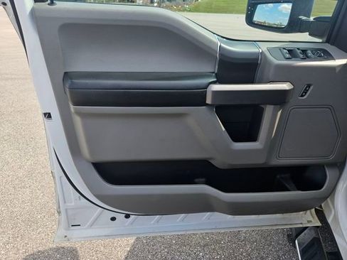 Used 2019 Ford F150 XLT w/ Equipment Group 302A Luxury image 10