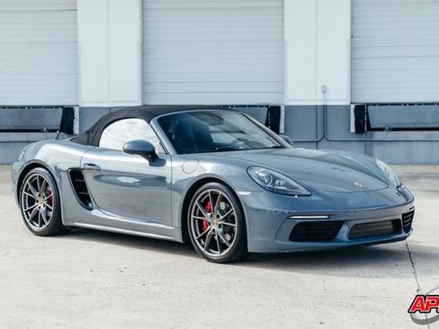 Used 2017 Porsche 718 Boxster S image 35
