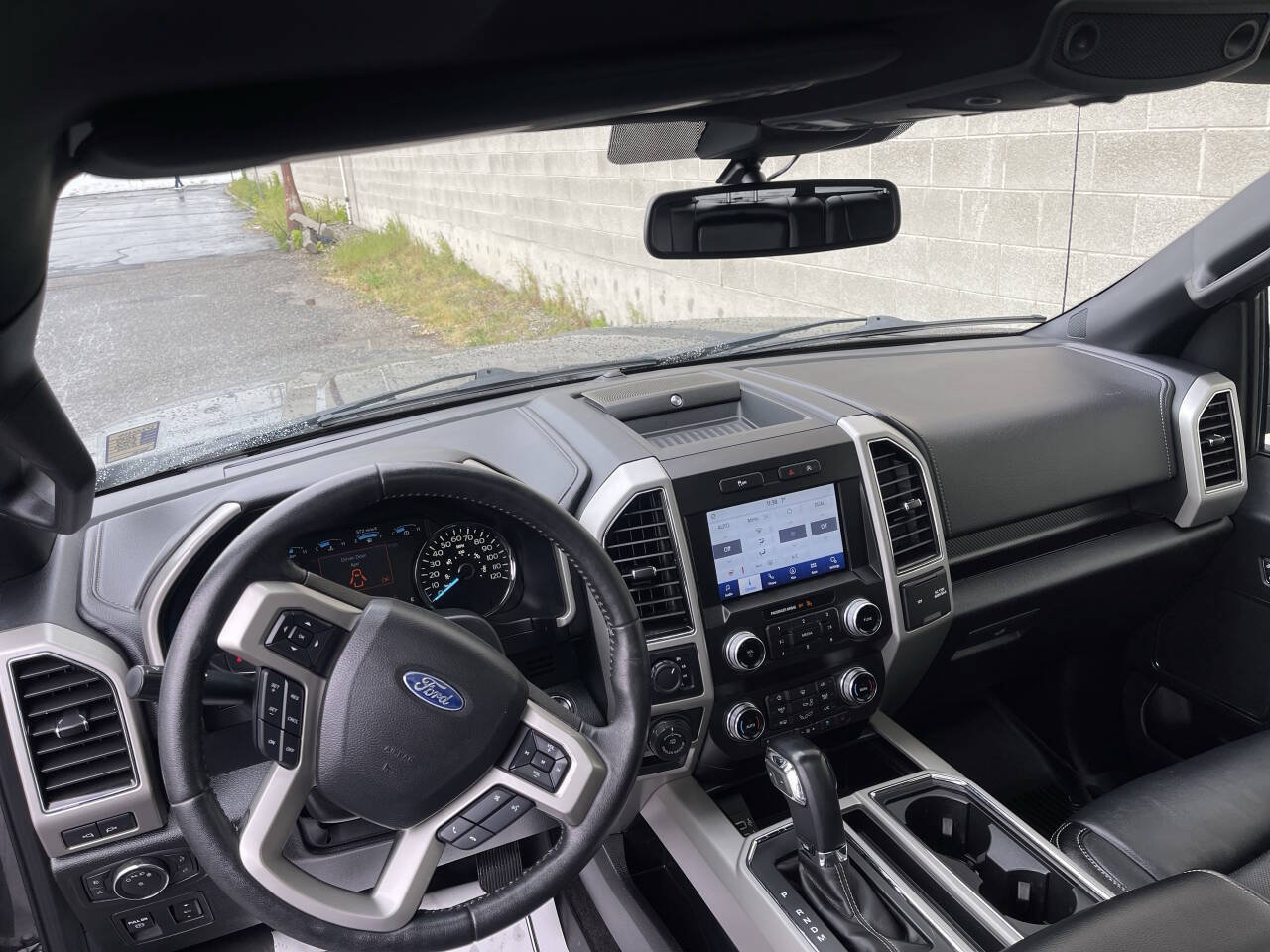 Used 2019 Ford F150 Lariat w/ Equipment Group 502A Luxury AWD/4WD image 8