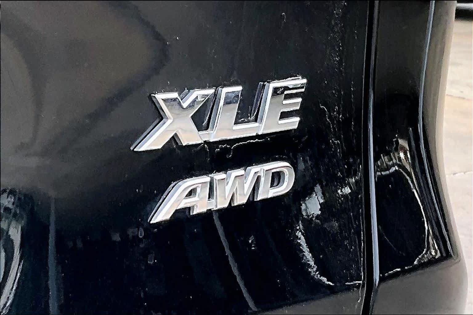 Used 2025 Toyota RAV4 XLE AWD/4WD image 10