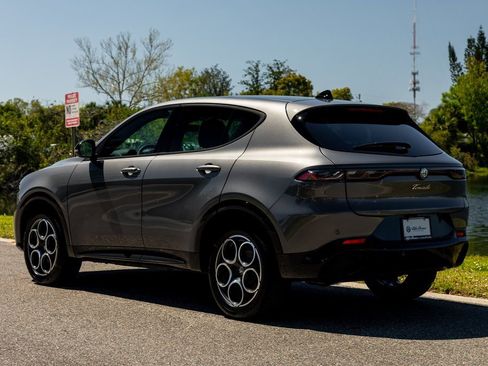 New 2025 Alfa Romeo Tonale image 9