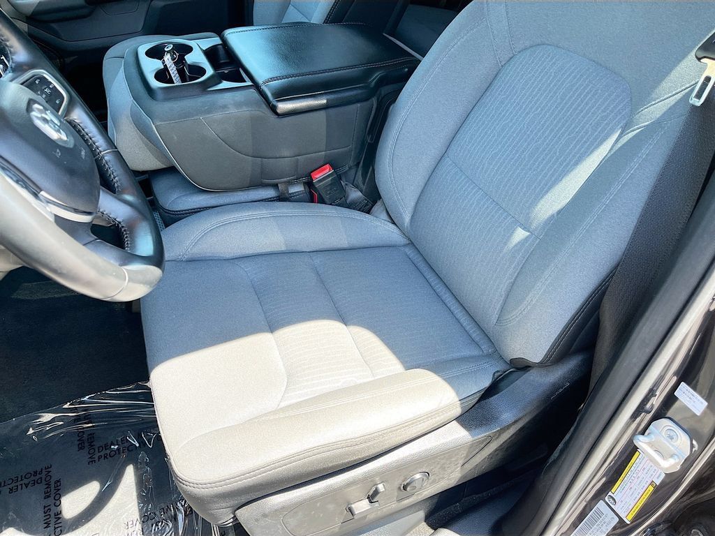 Used 2019 RAM 1500 Big Horn AWD/4WD image 18
