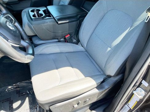 Used 2019 RAM 1500 Big Horn AWD/4WD image 18