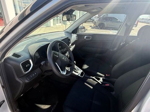 Used 2021 Hyundai Venue SE image 10