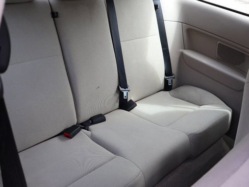 Used 2010 Ford Focus SES FWD image 19