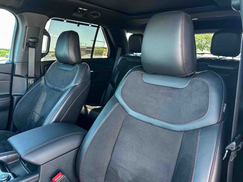 Used 2025 Ford Explorer ST AWD/4WD image 14