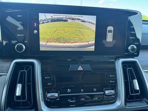 Used 2022 Kia Sorento S AWD/4WD image 30