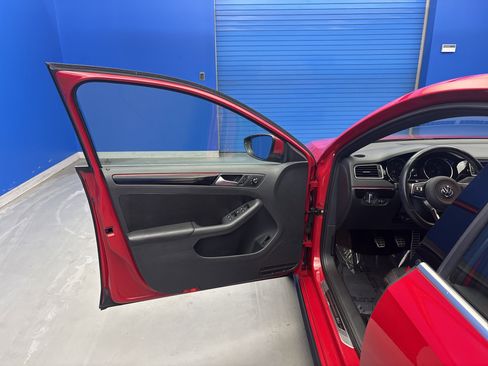 Used 2017 Volkswagen Jetta GLI FWD image 9