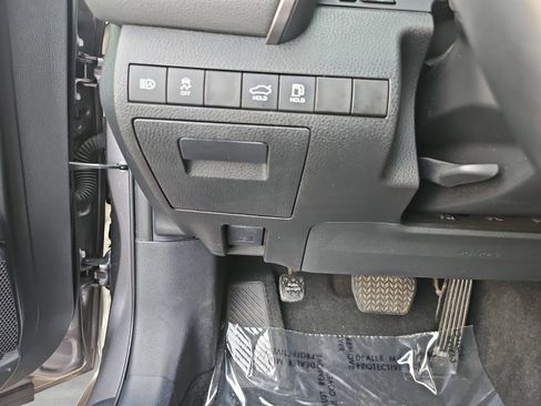 Used 2023 Toyota Camry SE FWD image 25