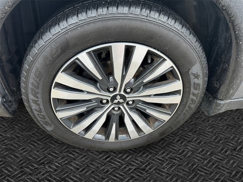 Used 2020 Mitsubishi Outlander SE image 11