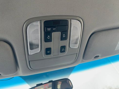 Used 2015 Kia Sedona LX w/ LX Convenience Package image 20