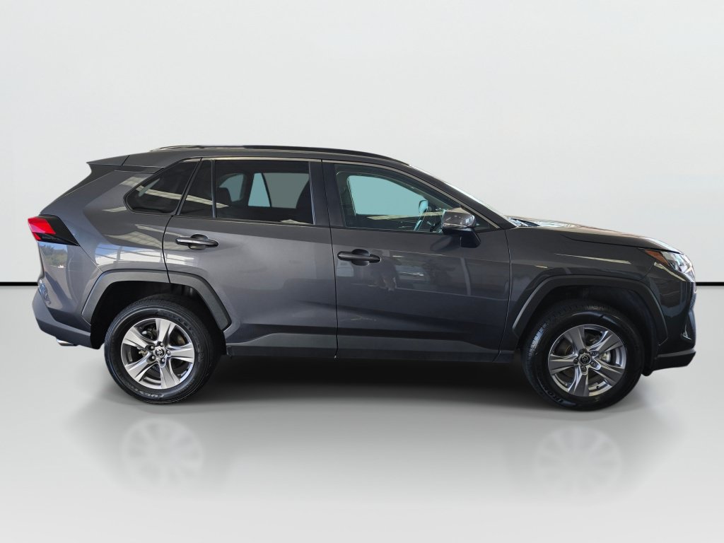 Used 2025 Toyota RAV4 XLE AWD/4WD image 6