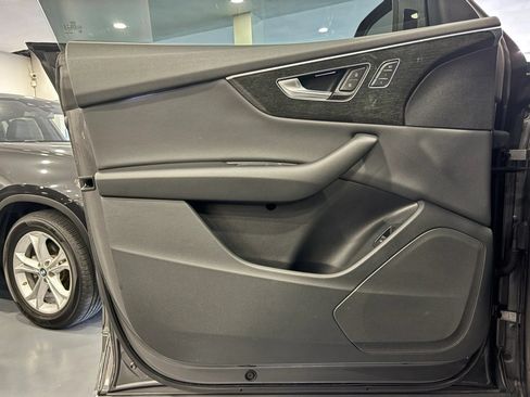 Used 2019 Audi Q8 Premium w/ Convenience Package AWD/4WD image 36