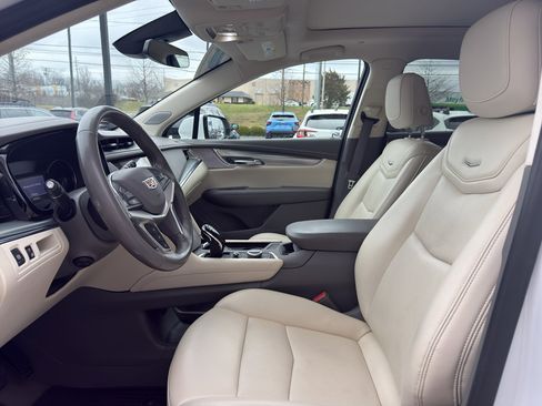 Used 2021 Cadillac XT5 Premium Luxury image 8