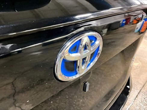 Certified 2023 Toyota RAV4 SE image 30