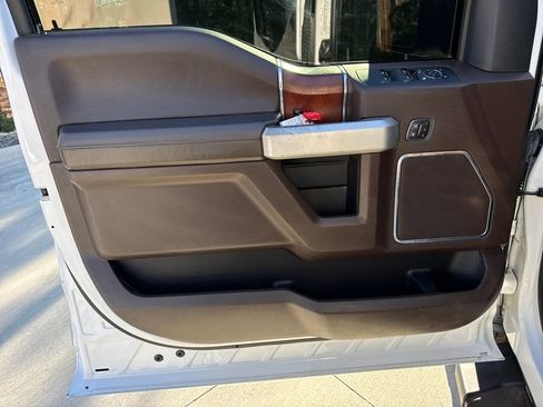 Used 2019 Ford F150 King Ranch image 14