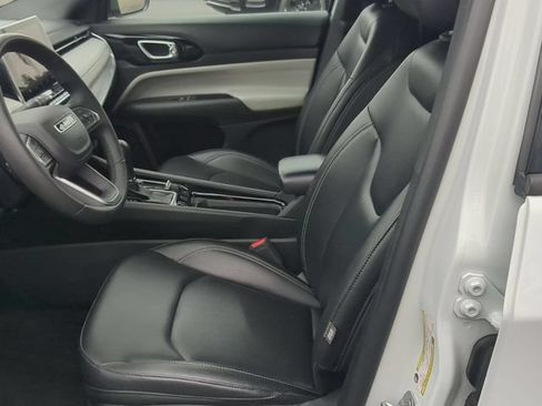 Used 2025 Jeep Compass Limited AWD/4WD image 15