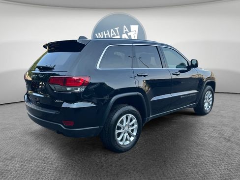 Certified 2022 Jeep Grand Cherokee Laredo X AWD/4WD image 3
