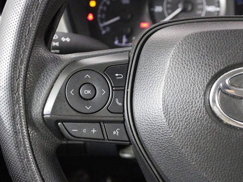 Used 2021 Toyota Corolla L image 21