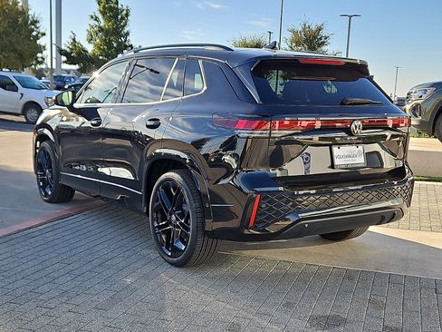 New 2026 Volkswagen Tiguan SE R-Line image 2