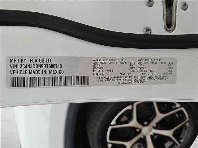 Used 2024 Jeep Compass Latitude AWD/4WD image 25