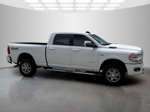 Used 2022 RAM 2500 Laramie AWD/4WD image 2