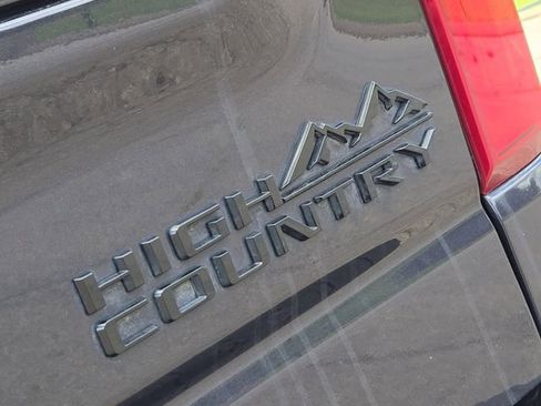 Used 2023 Chevrolet Silverado 1500 High Country w/ Technology Package AWD/4WD image 12