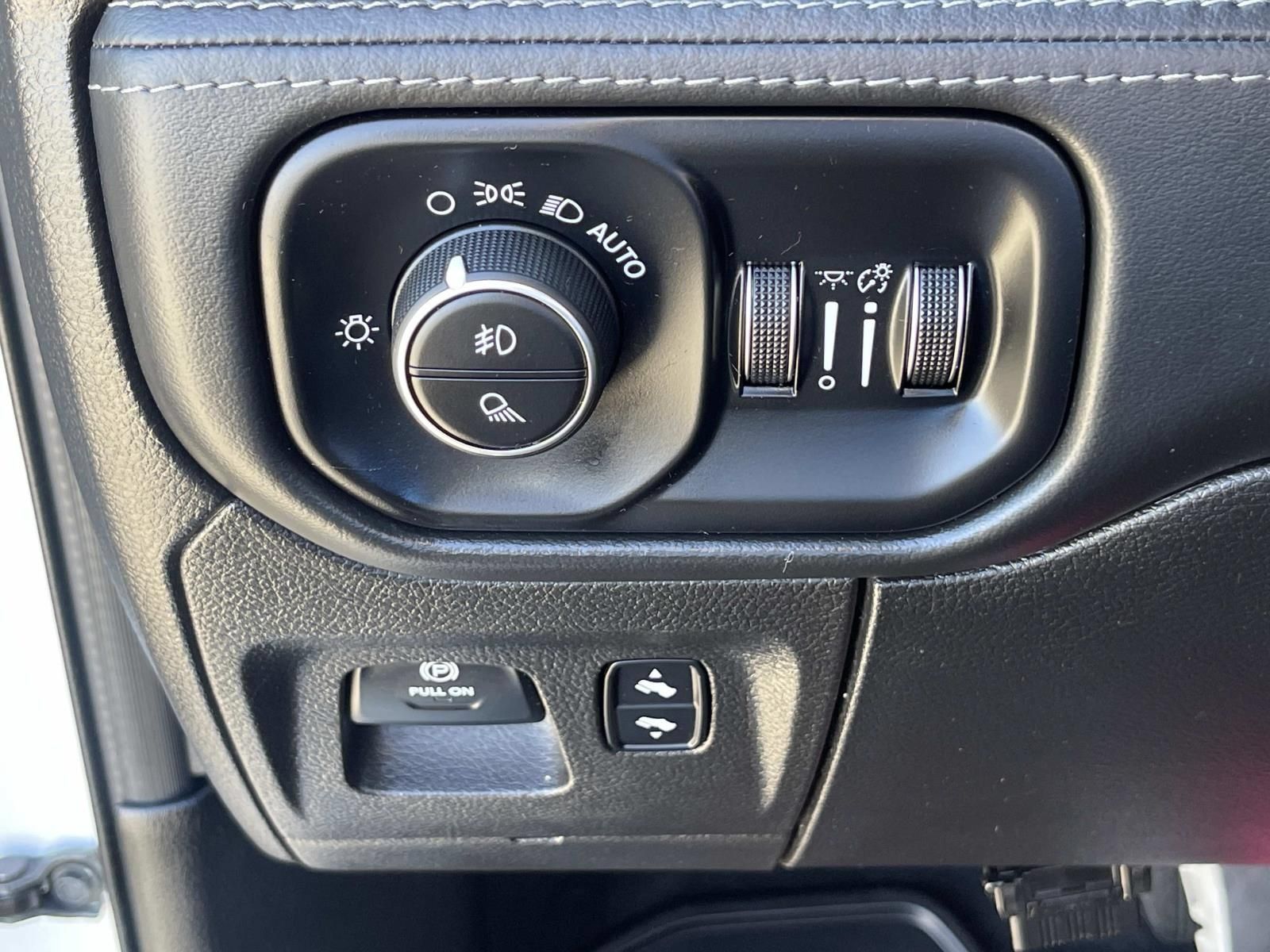Used 2020 RAM 1500 Limited RWD image 24