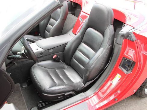 Used 2006 Chevrolet Corvette Convertible w/ Preferred Equipment Group image 18