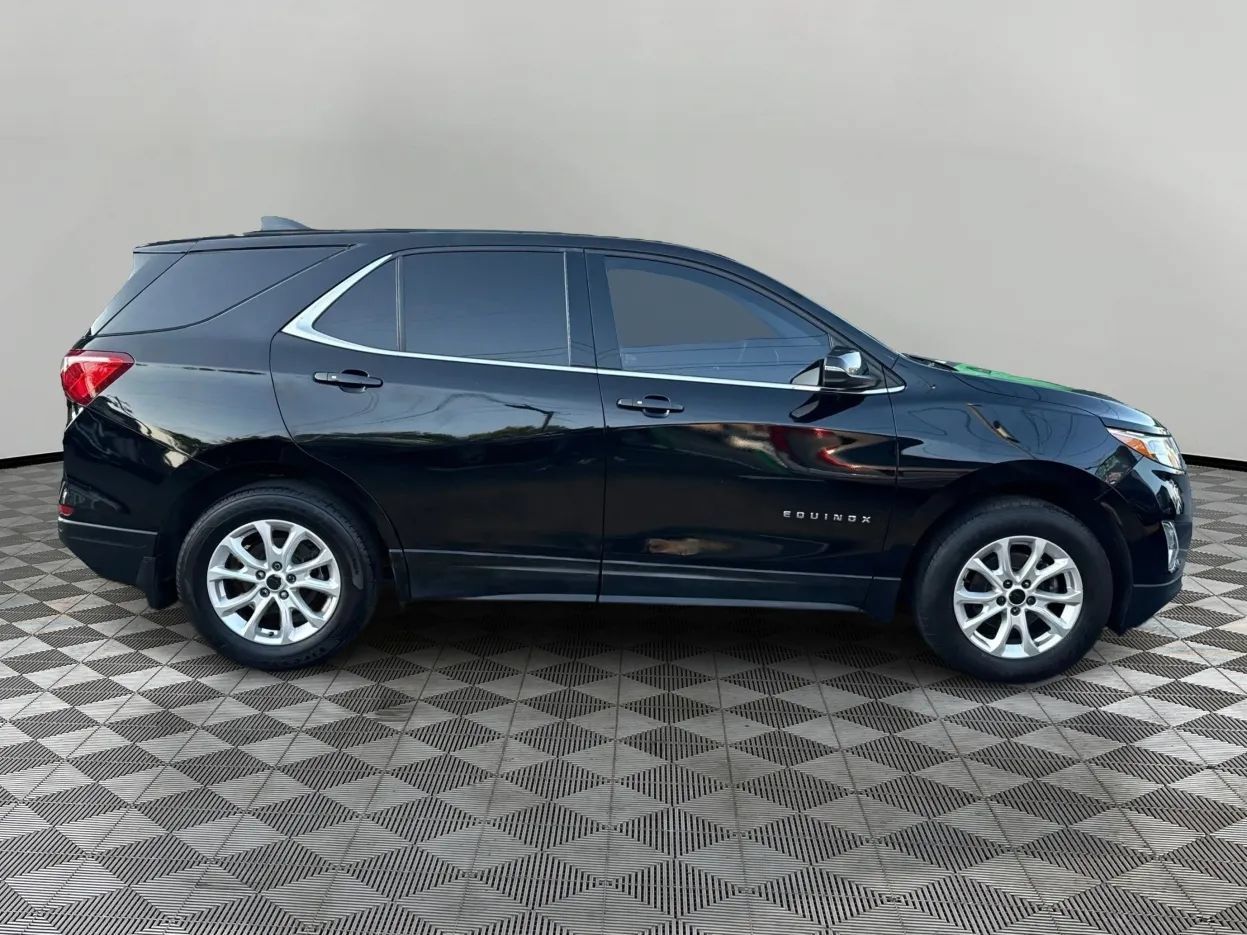 Used 2018 Chevrolet Equinox LT FWD image 4