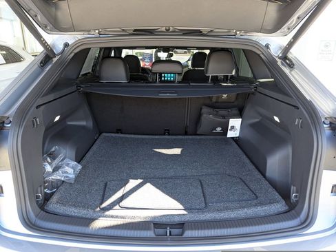 New 2026 Volkswagen Atlas Cross Sport SEL Premium R-Line image 31