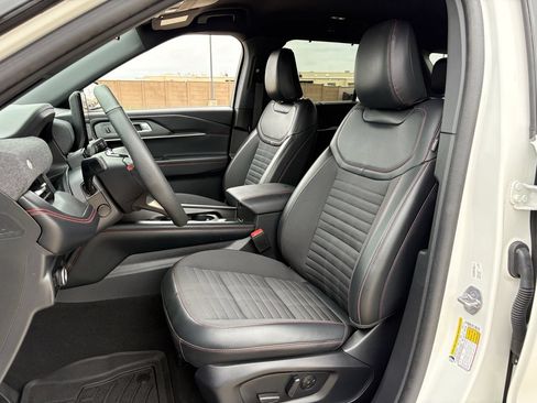 Certified 2025 Ford Explorer ST-Line w/ Premium Package RWD image 27