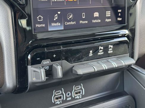 New 2026 RAM 1500 Laramie w/ Laramie Preferred Package AWD/4WD image 6