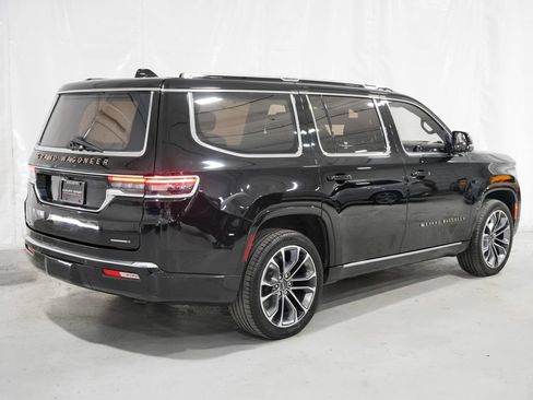Used 2022 Jeep Grand Wagoneer Series III w/ Rear Seat Video Group 1 AWD/4WD image 6