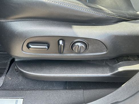 Used 2020 Chevrolet Equinox Premier image 15