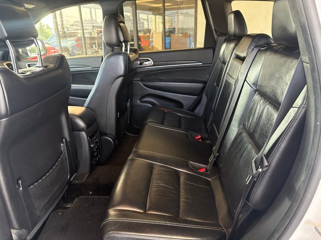 Used 2015 Jeep Grand Cherokee Limited AWD/4WD image 15