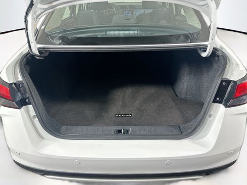 Used 2025 Nissan Versa SV FWD image 27