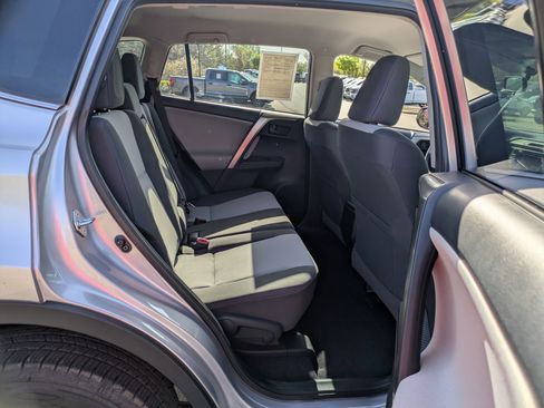 Used 2015 Toyota RAV4 LE image 34