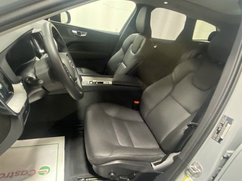Certified 2025 Volvo XC60 B5 Plus image 11