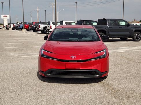New 2027 Toyota Prius LE FWD image 6