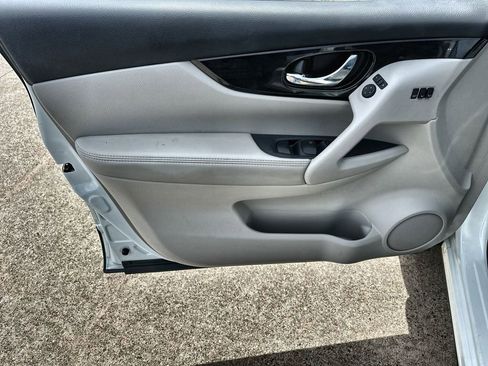 Used 2021 Nissan Rogue Sport SL w/ Premium Package image 21