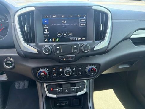 Used 2024 GMC Terrain SLT AWD/4WD image 18
