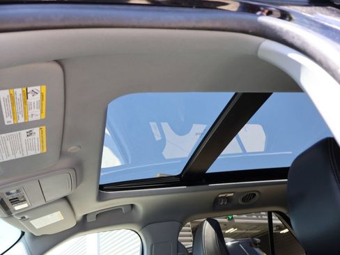 Used 2024 Ford Explorer XLT w/ Equipment Group 202A AWD/4WD image 28